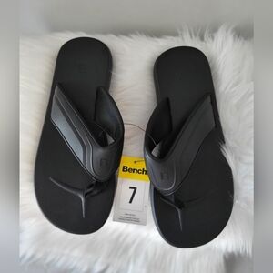NEW Bench Men Black Flip Flops, Size 7